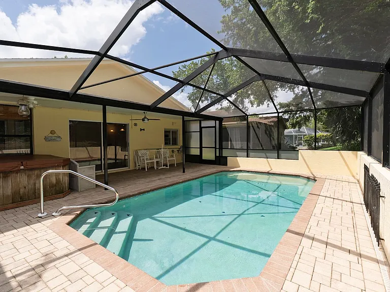 13009 Club Dr — Photo 24