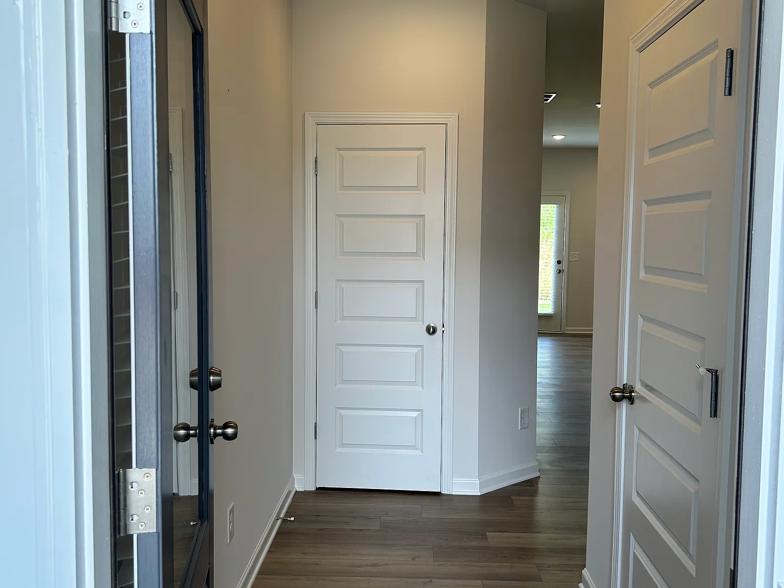 3 bed, 2.5 bath, 1730 sqft, $1,975 — Photo 4