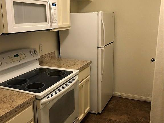 5th image of 1202-607 Thorpe Ln