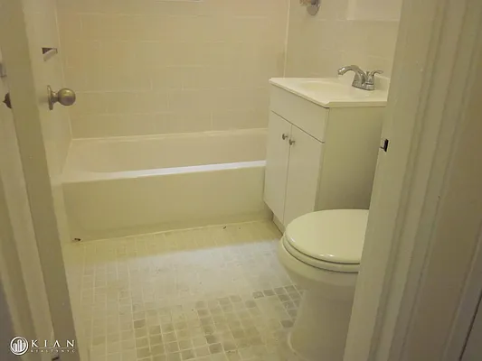 Rented by Kian Realty | media 4