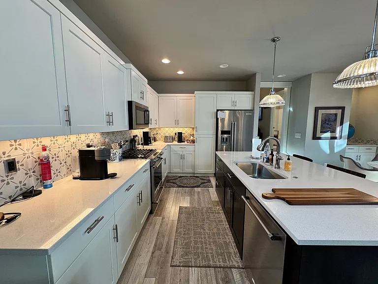 2740 Ordway Ave — Photo 48