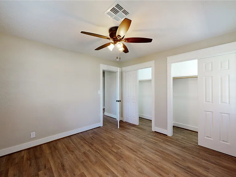 22299 FM 39 — Photo 24
