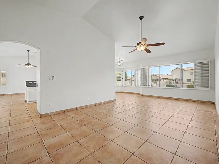 691 S Sahuaro Dr — Photo 6