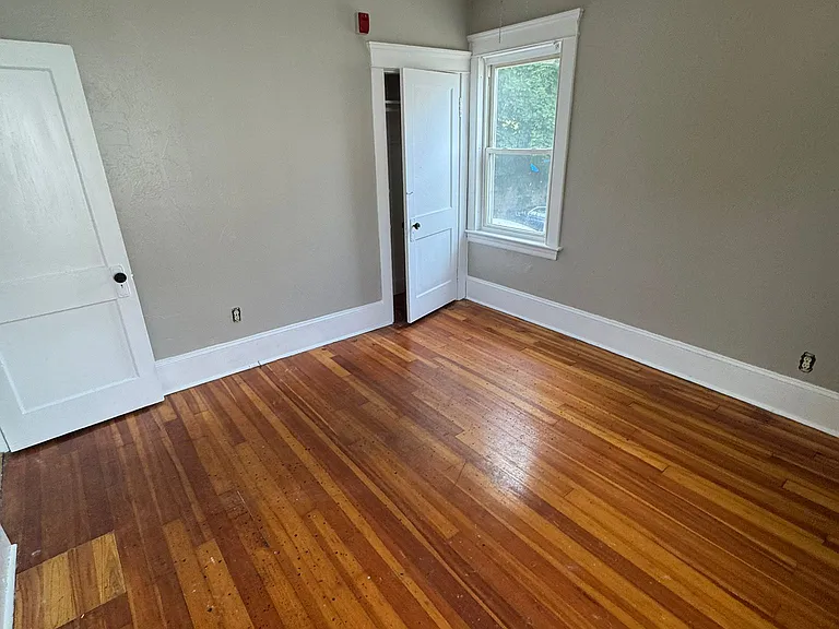 Willow St — Photo 15