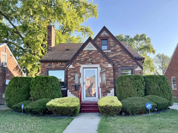 15598 Crescentwood Ave, Eastpointe, MI 48021