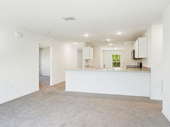 3rd image of 49A Bannbury Ln