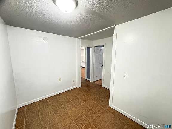 3rd image of 121 Willow Street