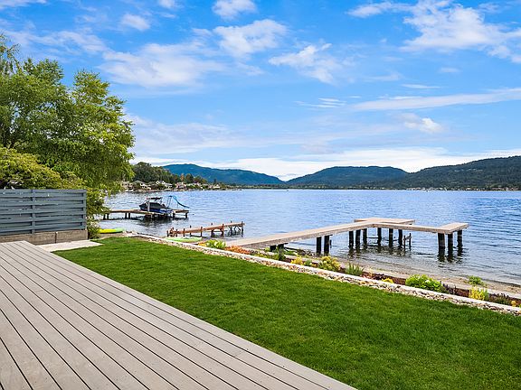 5th image of 3141 E Lake Sammamish Shore Ln SE