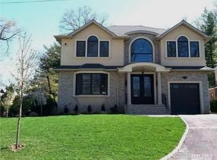 18 Tuddington Rd, Great Neck, NY 11023