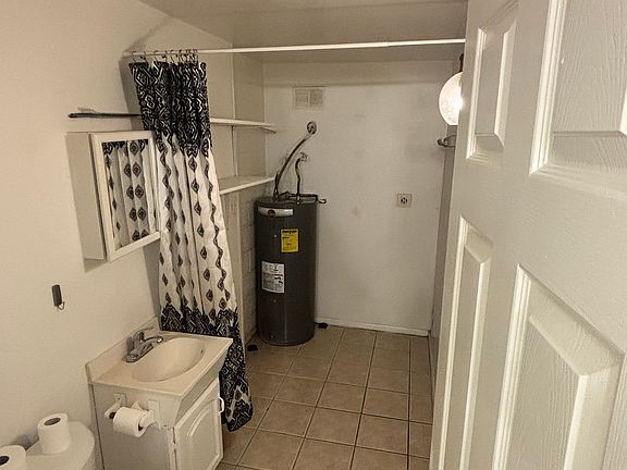 3rd image of 8050 N 32nd Dr