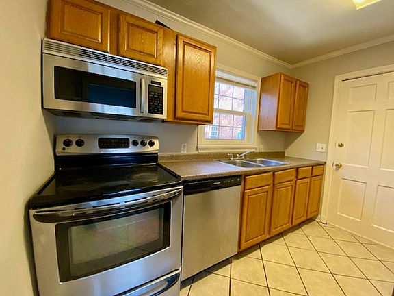 5th image of 503 Dudley Dr #B
