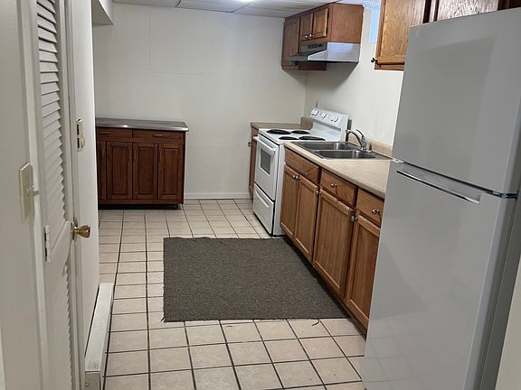 2nd image of 2419 W Wade St #C