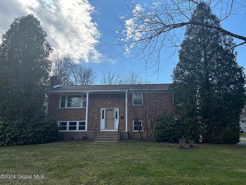 2nd image of 1035 Hickory Road