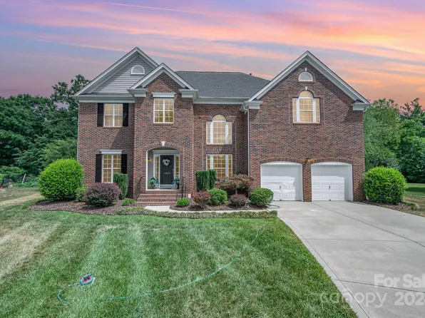 6002 The Meadows Ln, Harrisburg, NC 28075