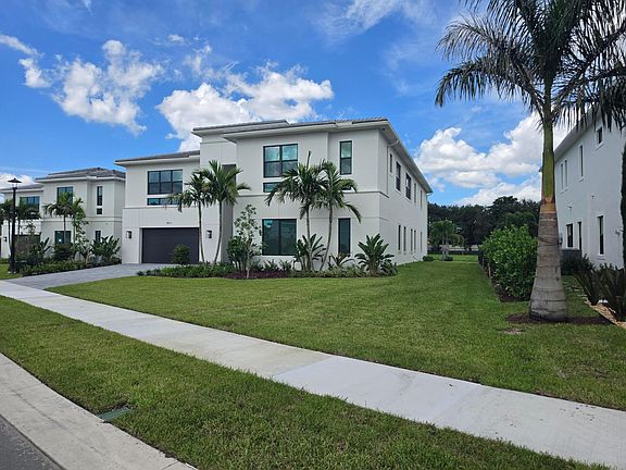 3rd image of 9911 MERAVITA Avenue