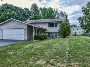 9860 207th St W, Lakeville, MN 55044
