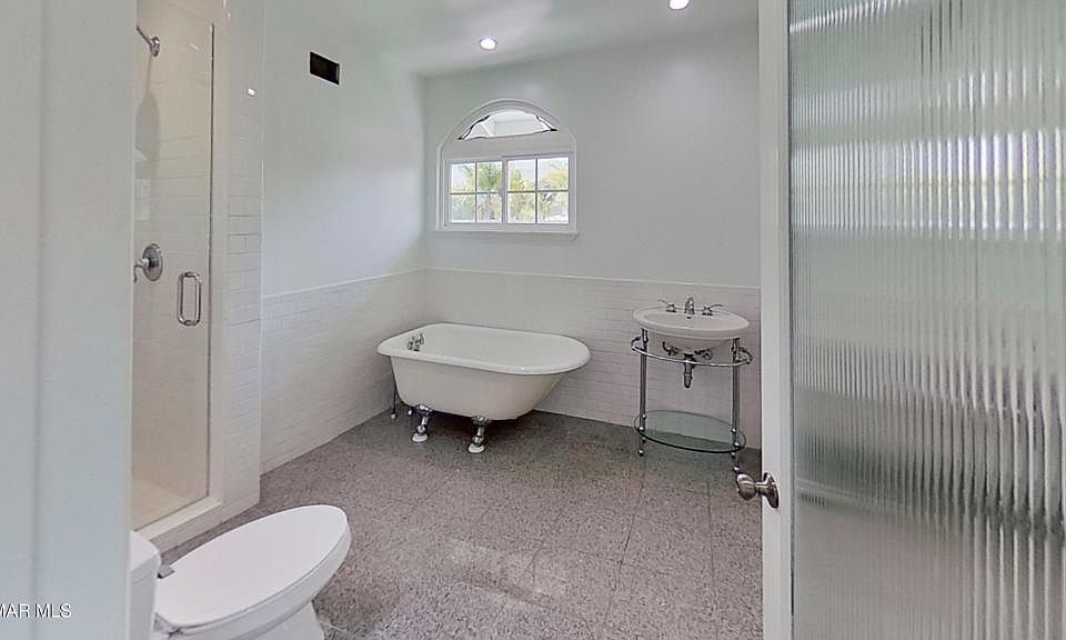 1st image of 845 La Grange Ave #845