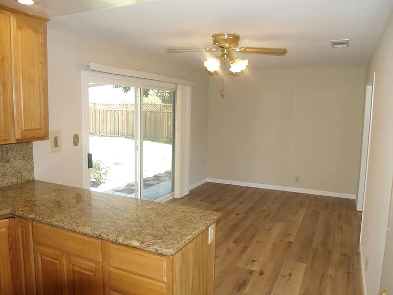 8164 Cardiff Dr — Photo 7
