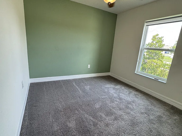 4595 Plainview Rd — Photo 20