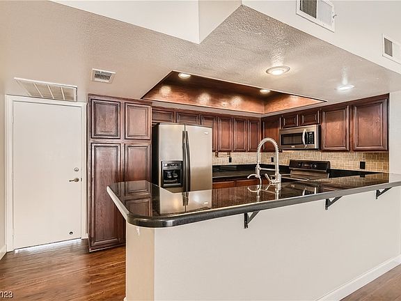 3rd image of 8948 Antioch Way