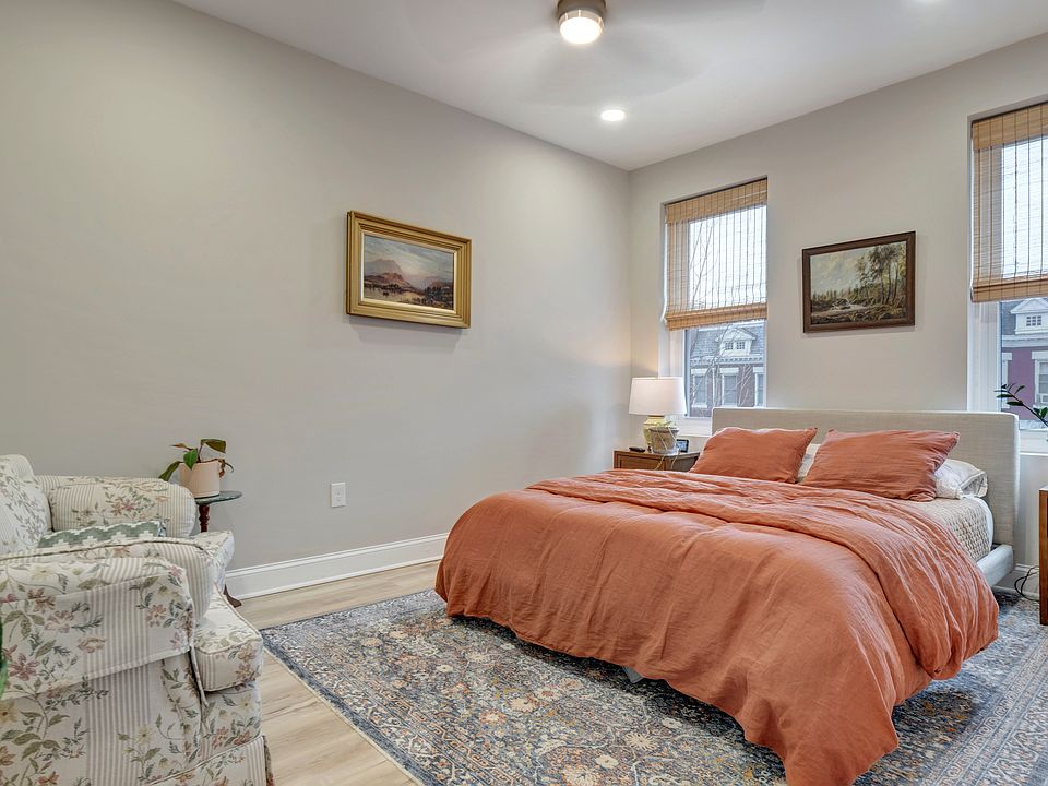1st image of 1347 Parkwood Pl NW