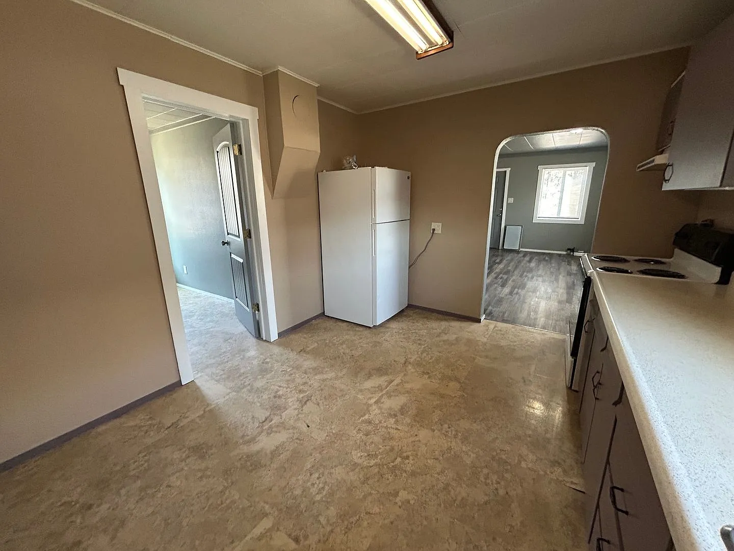 3 bedroom house close to shopping. — Photo 3