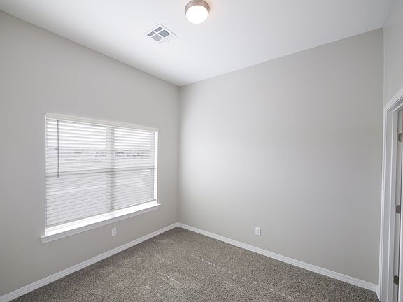 3rd image of 905 Gulf Streams Ave