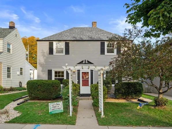 4518 S Howell AVENUE, Milwaukee, WI 53207
