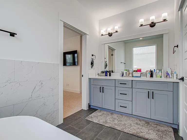 8325 Springwood Creek Ln — Photo 33