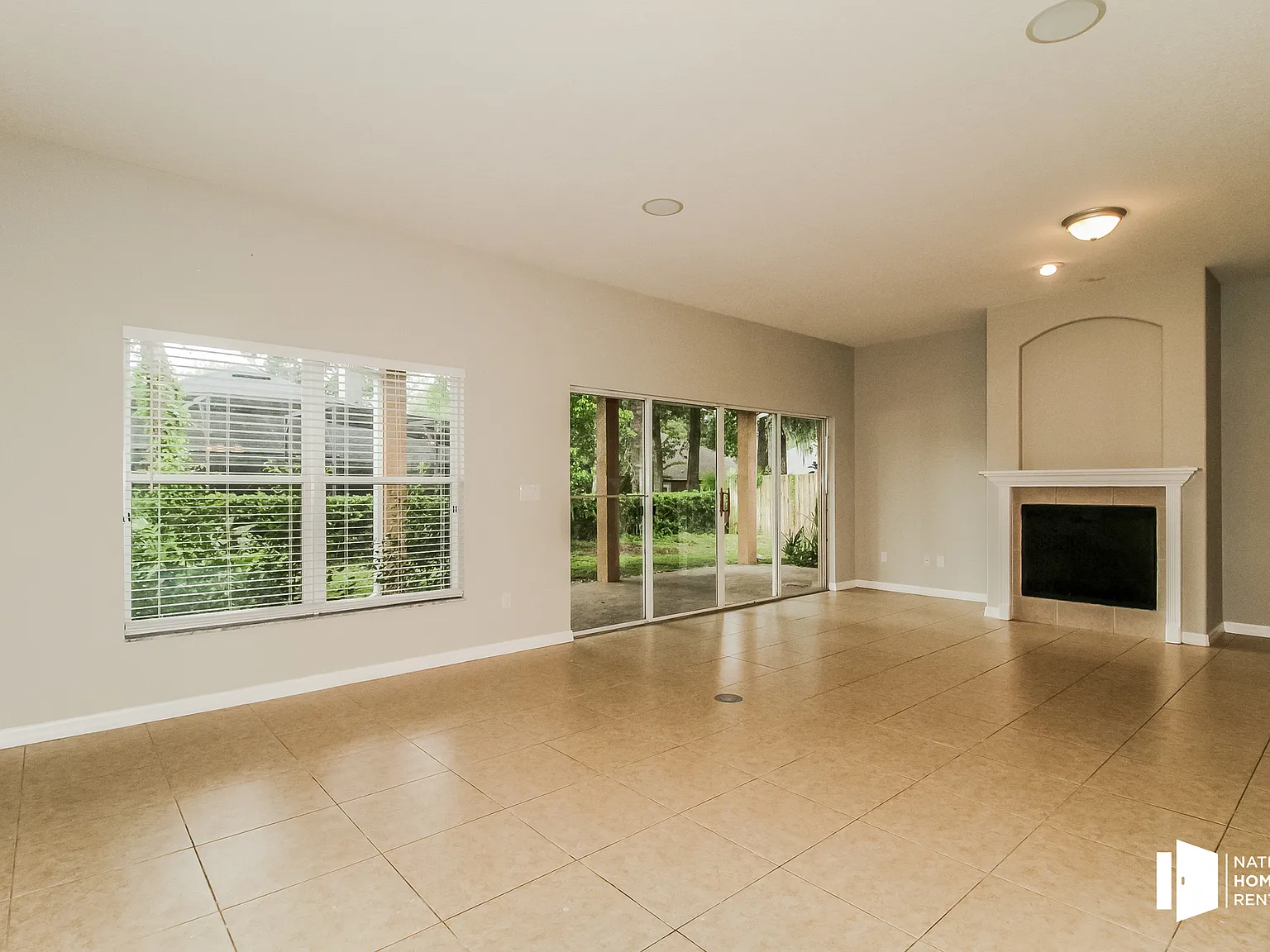3 bed, 2.0 bath, 1877 sqft, $2,450 — Photo 3