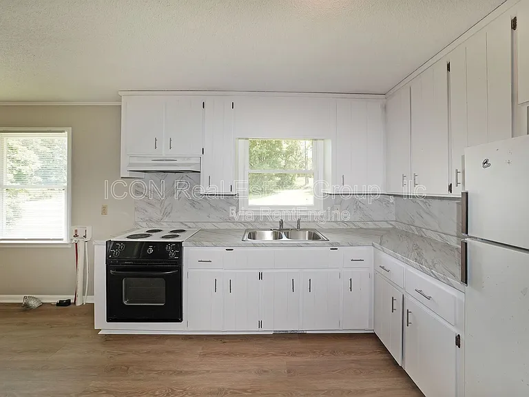 251 Hog Farm Cir — Photo 12