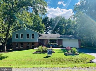 10415 Shesue St, Great Falls, VA 22066