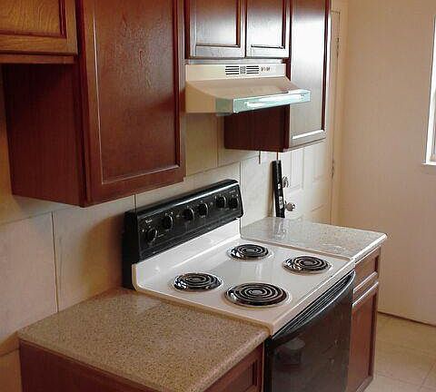 4th image of 1440 Parkway Dr APT 1A