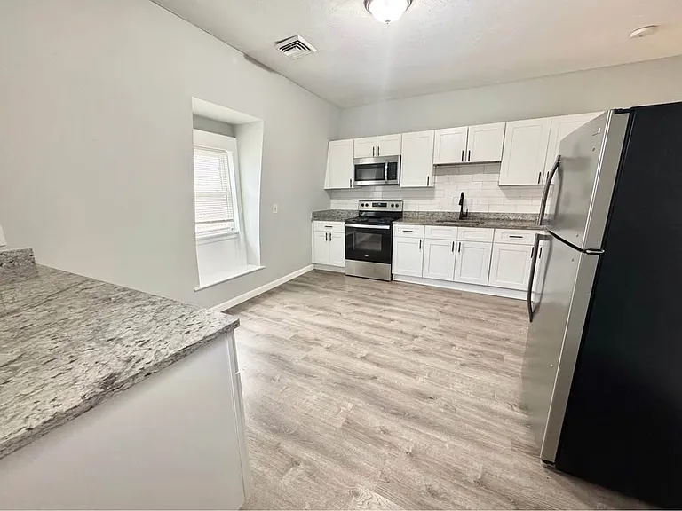 31 Channing St #F — Photo 9