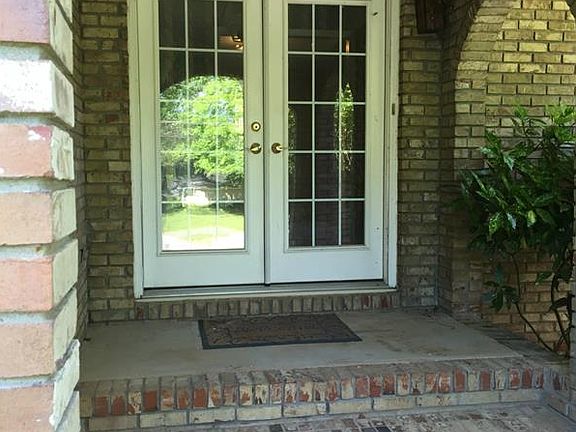 2nd image of 2724 Amberly Way