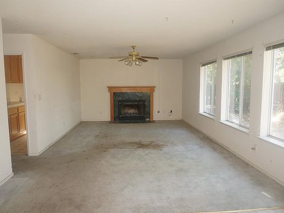 4th image of 871 Keiko Ct