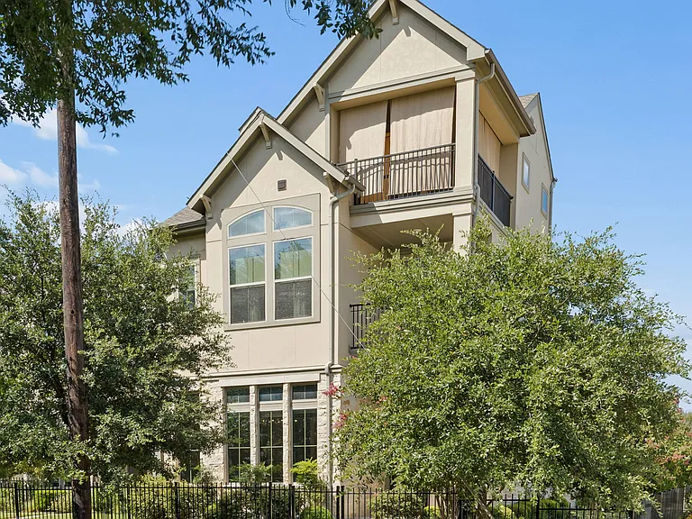 5105 Artemesia Ln — Photo 2