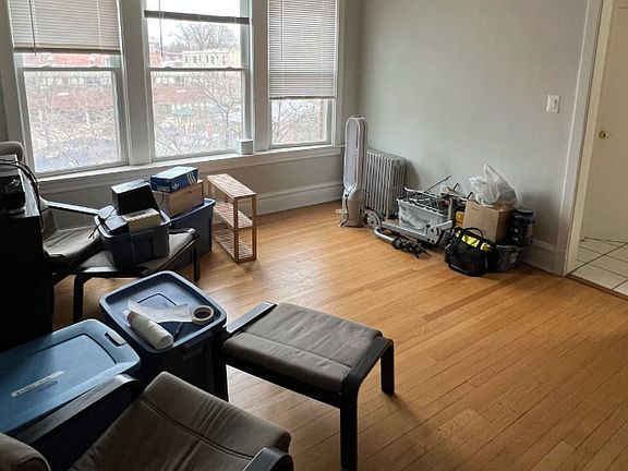 5th image of 908 Main St APT 3