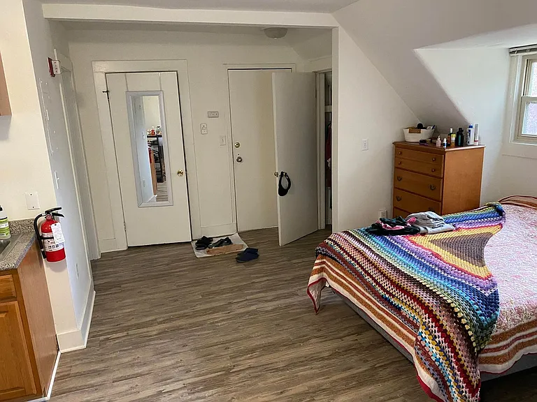 University Park Apartments near Cornell University — Photo 804