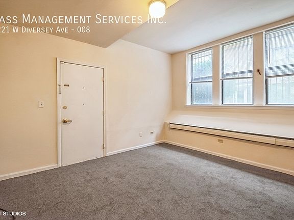 4th image of 2749 N Sawyer Ave #8