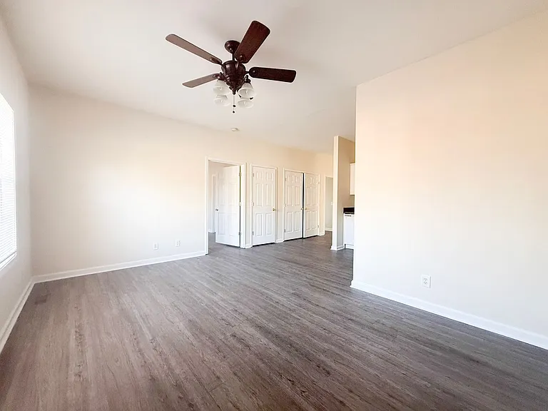 1780 N Dixie Ave — Photo 2