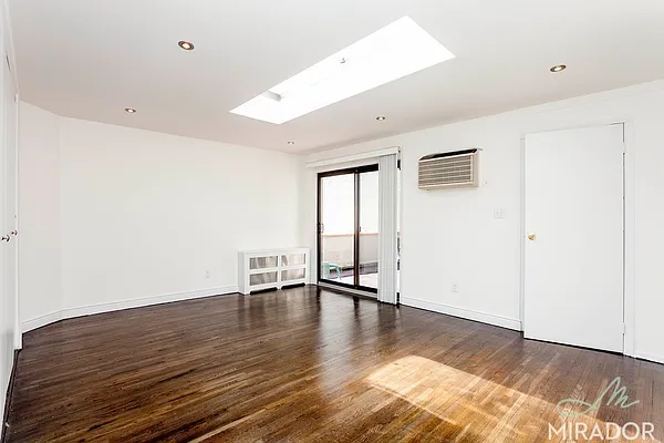 Rented by Mirador Real Estate | media 29