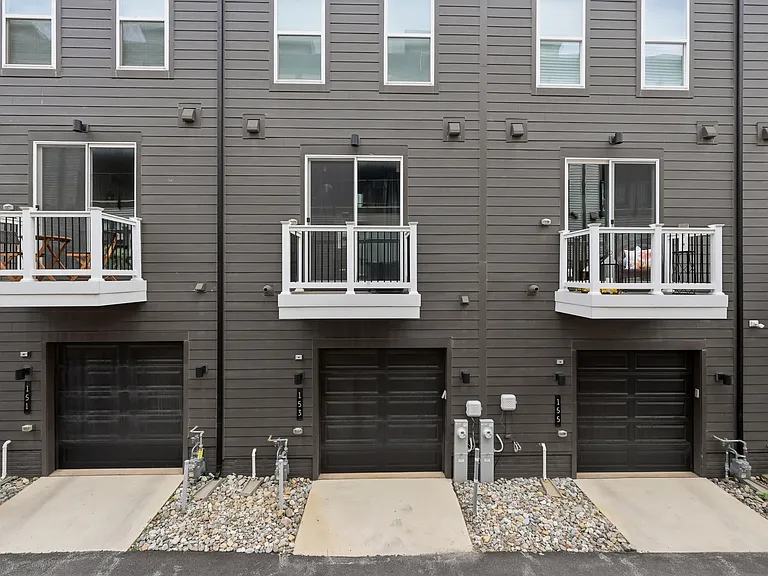 153 Locke St — Photo 41