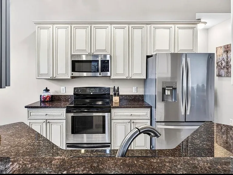 245 Colby Ct — Photo 11