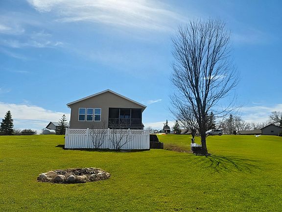 4th image of 2257 Long Lake Rd