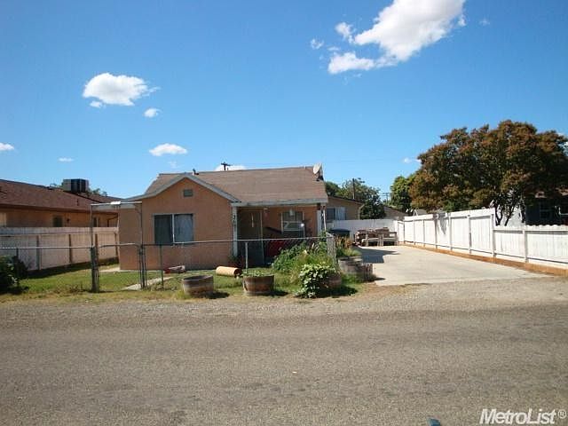 2nd image of 3625 Tamarack Ave