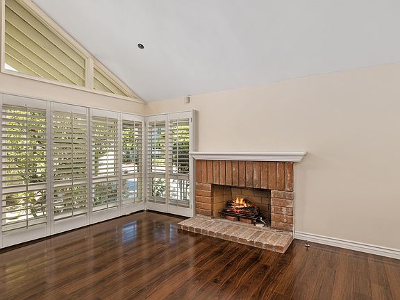 3rd image of 2737 Angelo Dr
