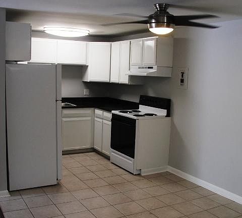 4th image of 909 N Pearl St APT 209