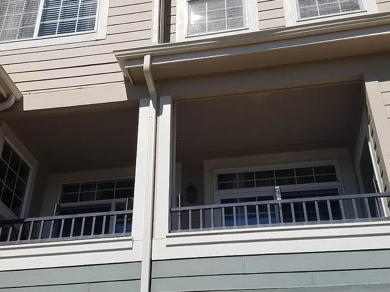 452 Black Feather Loop — Photo 2