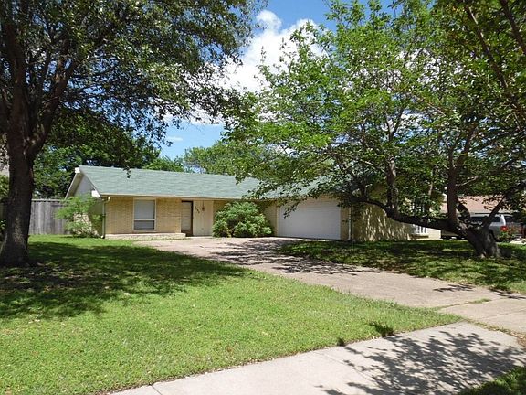 3rd image of 1601 Armstrong Dr